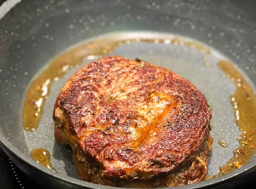 Kurzy vaření steaků nebo burgerů v Ola Kala