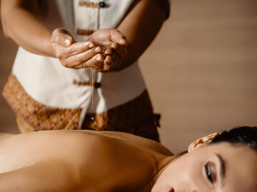 Královská thajská bylinná masáž v Karlových Varech