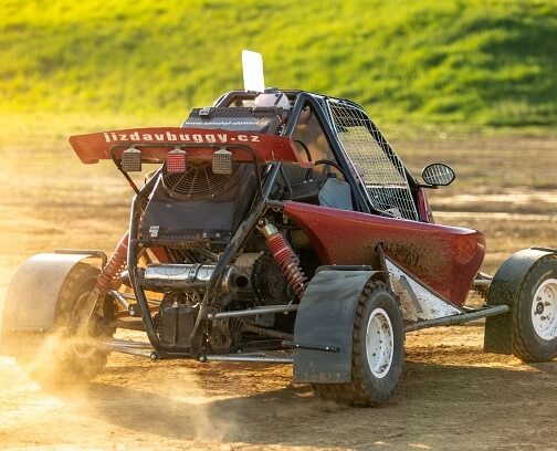 Jízda v závodní buggy na uzavřené trati