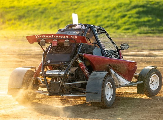 Jízda v závodní buggy na uzavřené trati