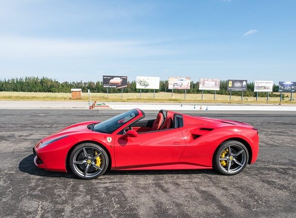 Jízda snů ve Ferrari na 8 kol!