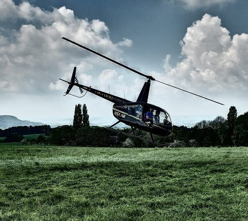 Den pilotem a mechanikem R44 