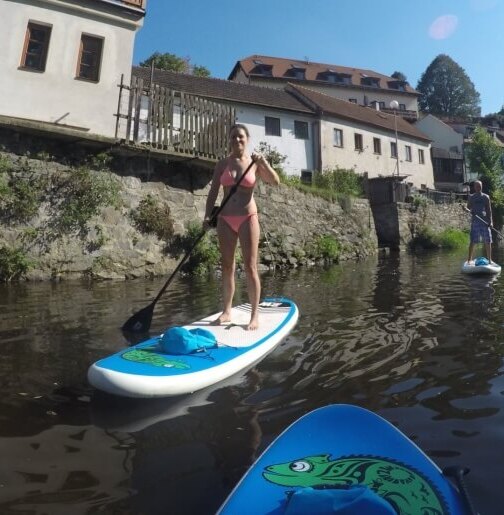 Výlet na paddleboardu pro dva do Zlaté Koruny