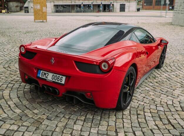Ferrari 458 Italia vs. Lamborghini Gallardo LP560 ...