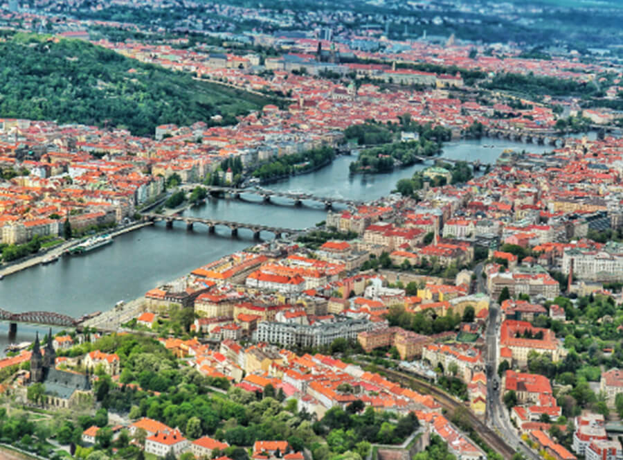 Vyhlídkový let nad centrum Prahy