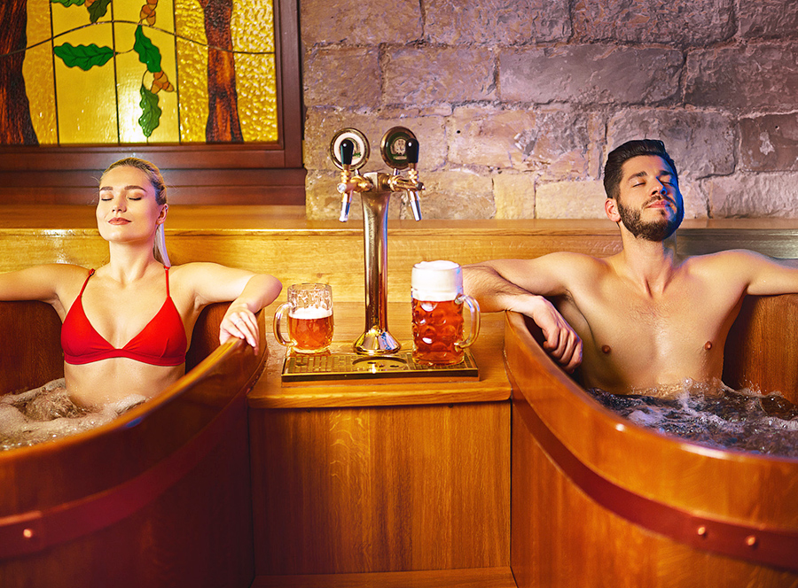 Pivní lázně pro dva s cedrovou saunou