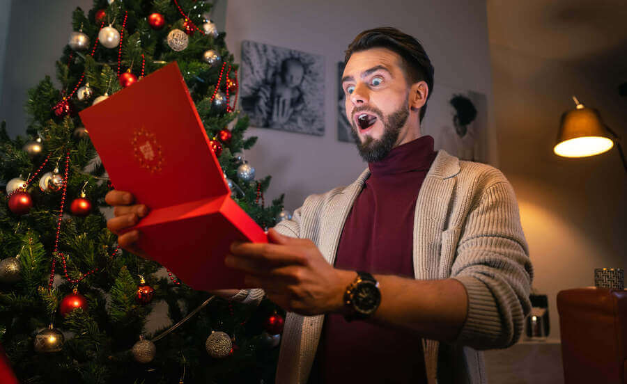 Tipy na dárky pro manžela k Vánocům, na které jen tak nezapomene