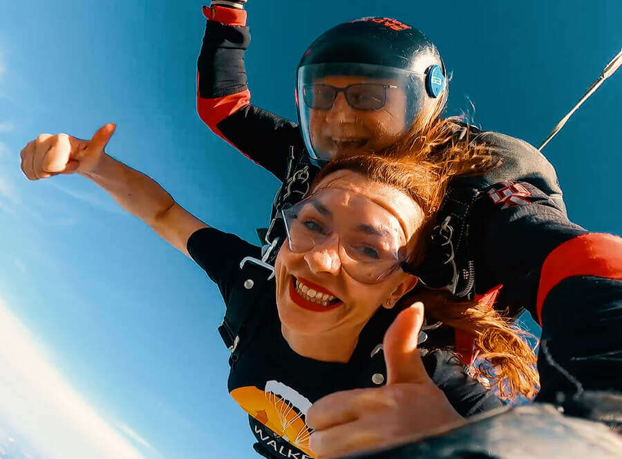 Tandemový seskok s videem a selfie záběry