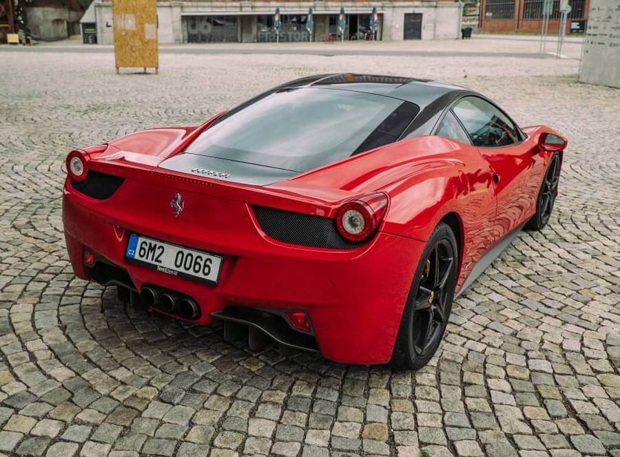 Jízda ve Ferrari 458 Italia - 10 minut
