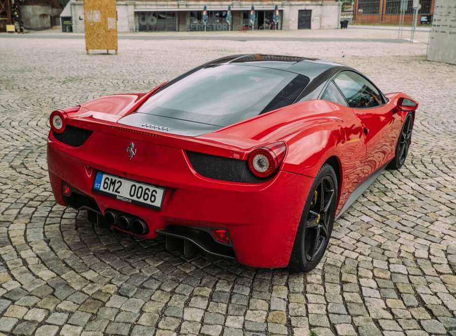 Jízda ve Ferrari 458 Italia - 20 minut