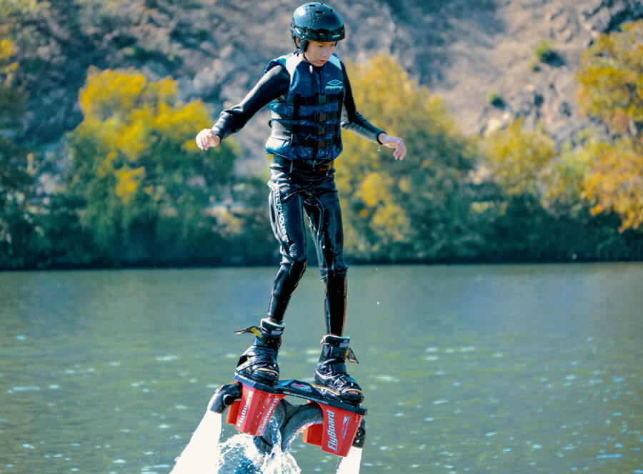 Flyboarding ve Vraném nad Vltavou