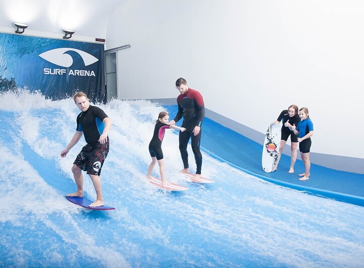 Rodinný indoor surfing