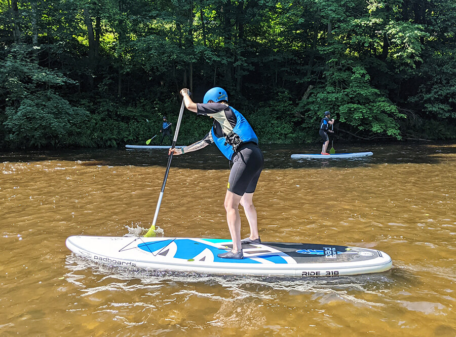 Kurz paddleboardingu na řece