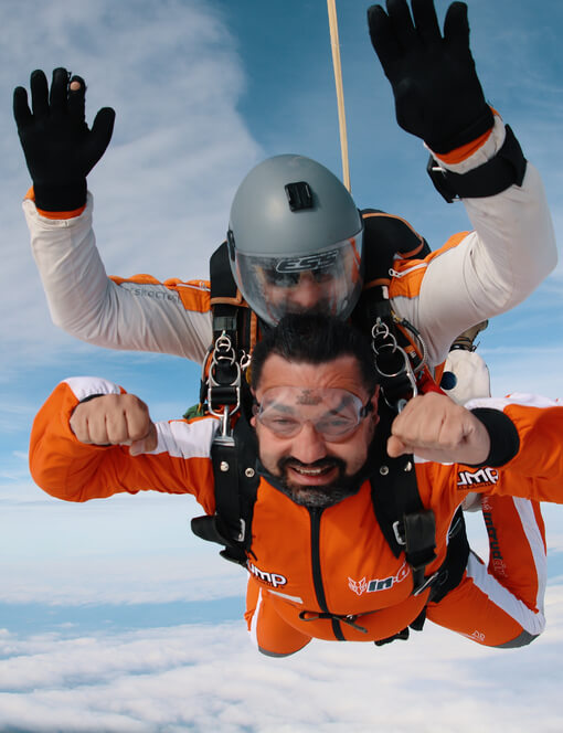 Tandemový seskok padákem v Příbrami ze 3000 m