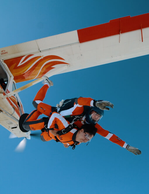 Tandemový seskok padákem v Příbrami ze 4200m