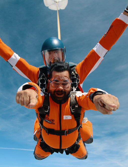 Tandemový seskok padákem v Příbrami ze 4200m