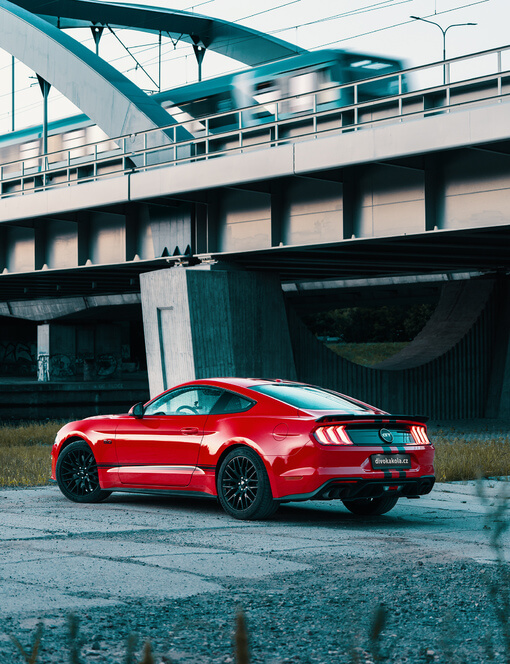 Pronájem Fordu Mustang Coyote V8 v Pardubicích
