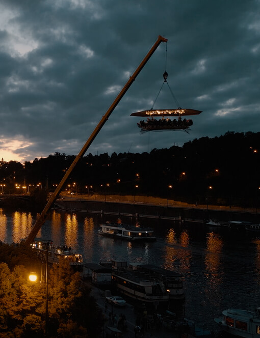 Dinner in the Sky při západu slunce pro dva