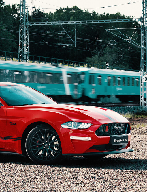 Jízda ve Fordu Mustang Coyote V8 ve Stéblové