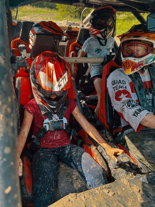 Rodinná jízda v dakarské buggy