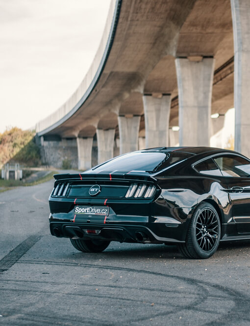 Jízda ve Ford Mustang GT 5.0 v Bravanticích