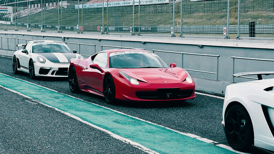 Jízda ve Ferrari 458 Italia na okruhu