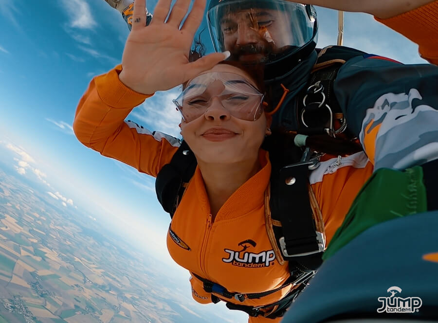 Tandemový seskok v Prostějově ze 4200m