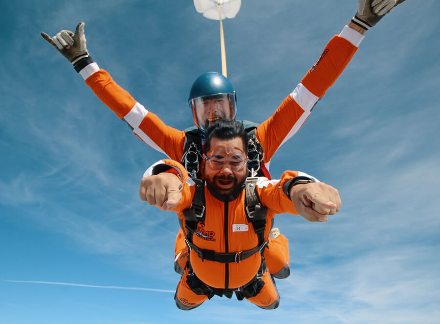 Tandemový seskok padákem v Příbrami ze 4200m