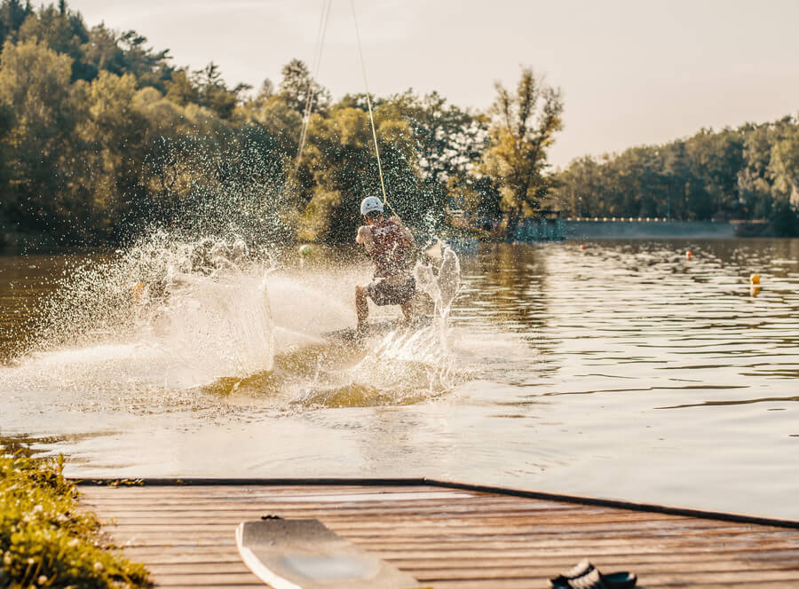 Pronájem wakeboard vleku s vybavením