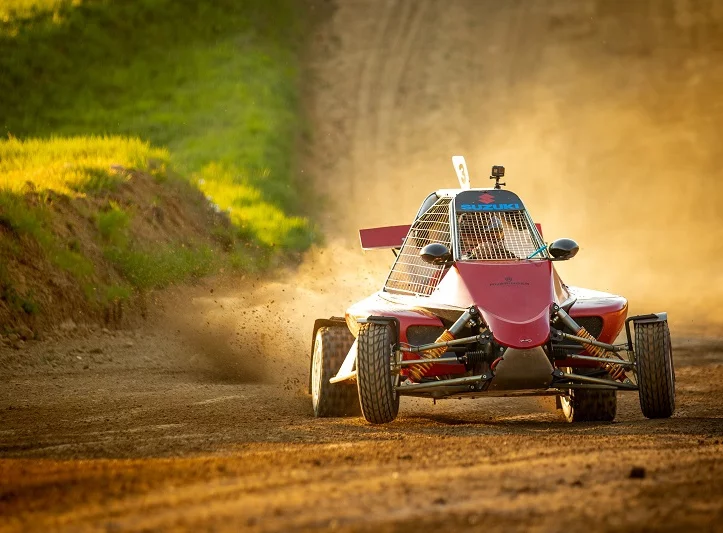 Jízda v závodní buggy na uzavřené trati