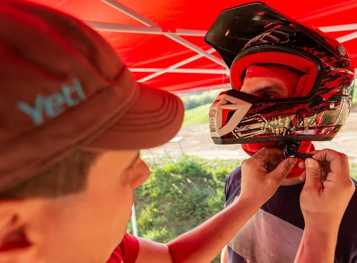 Jízda v závodní buggy na uzavřené trati
