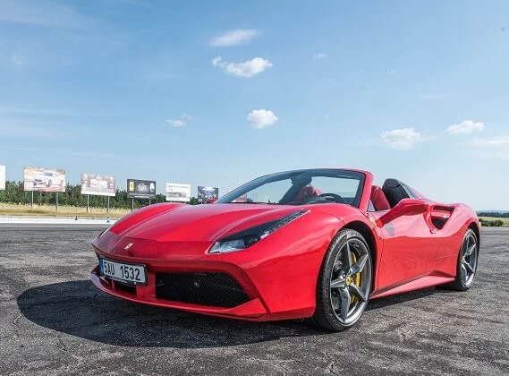 Jízda ve Ferrari 488 Spider - 3 kola