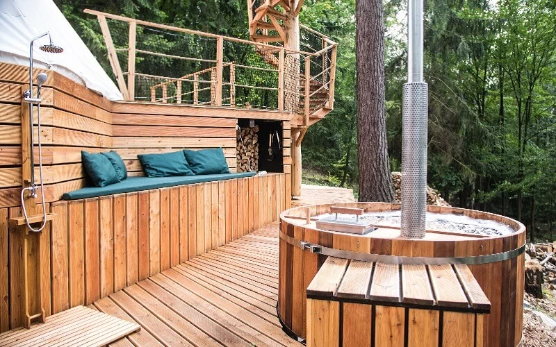 Wellness v přírodě s ubytováním v teepee