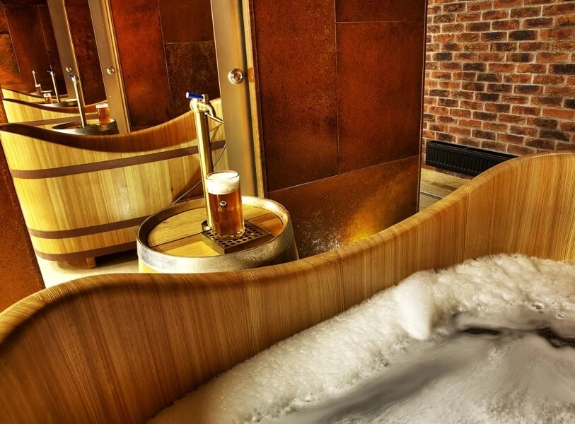 Večeře a relax v pivní lázni