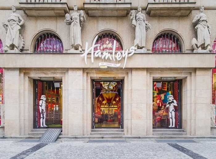 Den v hračkářství Hamleys