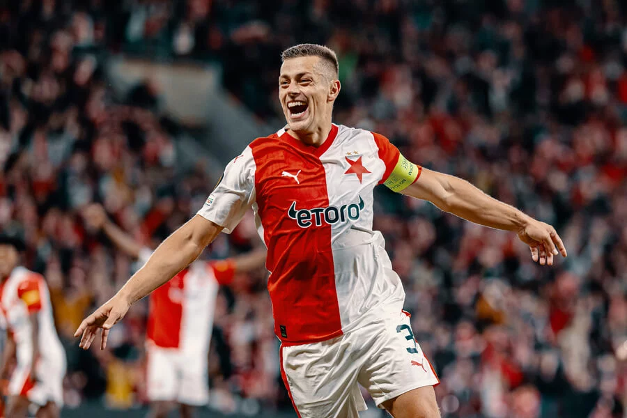 Fotbalový zážitek s výhledem na hvězdy: SK Slavia Praha