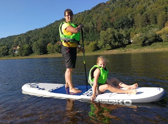 Na paddleboardu a koloběžce Českým Švýcarskem