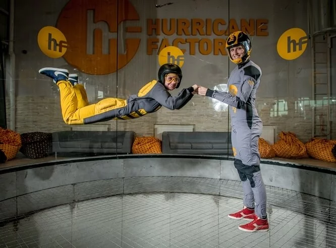 Indoor skydiving - 9 minut letu