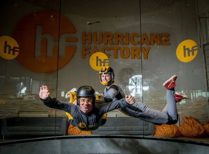 Indoor skydiving - 9 minut letu
