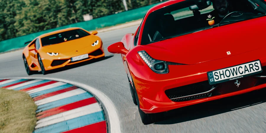 Jízda v Lamborghini nebo Ferrari na Masarykově okruhu
