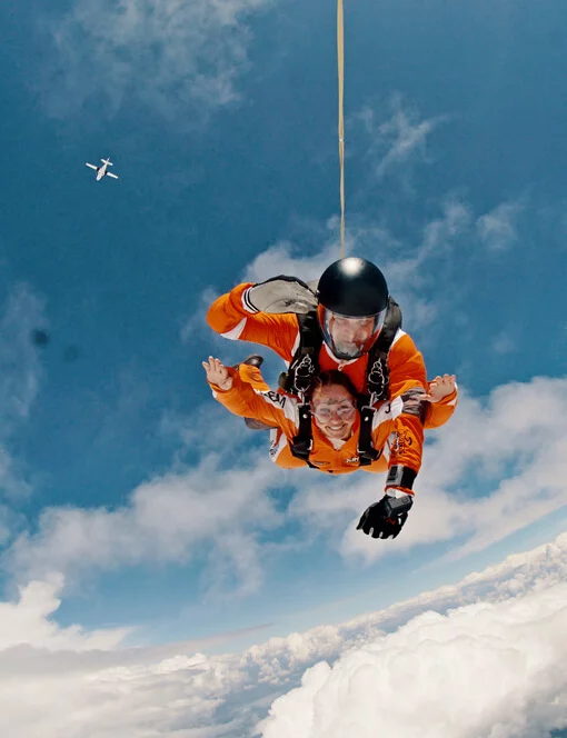 Tandemový seskok padákem v Příbrami ze 3000 m