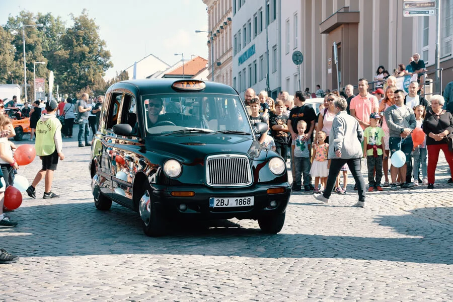 Vyhlídková jízda Brnem v London Taxi