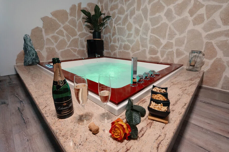 Romantická noc s privátním wellness v Sedlčanech