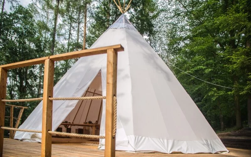 Wellness v přírodě s ubytováním v teepee