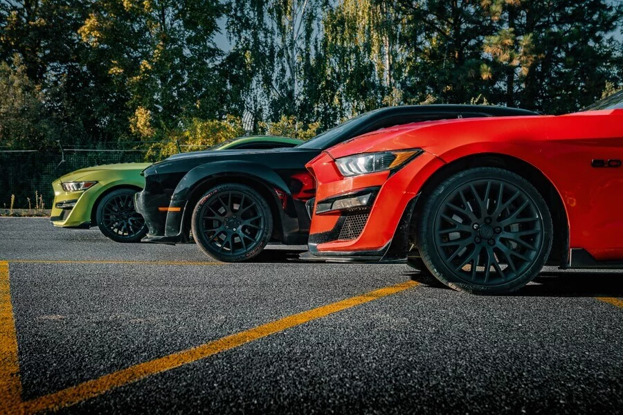 Dodge, Mustang nebo Camaro - Jízda v americké legendě dle výběru