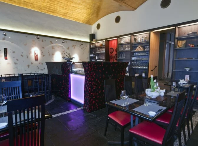 Restaurace Miyabi - "snězte kolik chcete sushi" pro dva