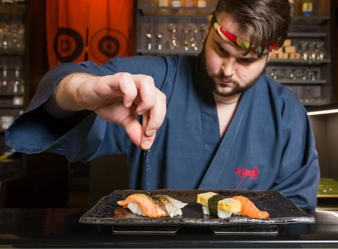 Profesionální příprava sushi pro dva