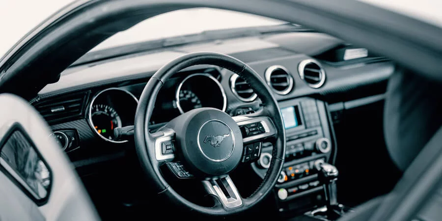 Pronájem Fordu Mustang GT: Zažijte sílu americké legendy