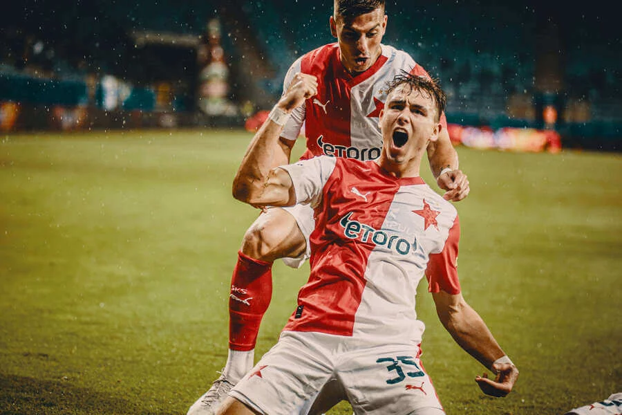 Fotbalový zážitek s výhledem na hvězdy: SK Slavia Praha
