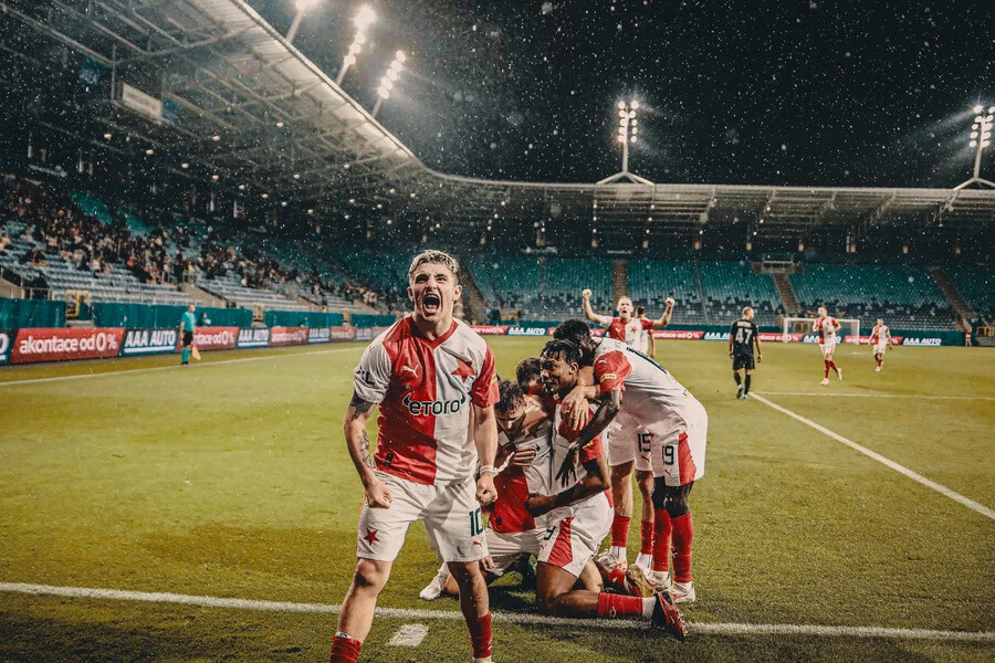 Fotbalový zážitek s výhledem na hvězdy: SK Slavia Praha